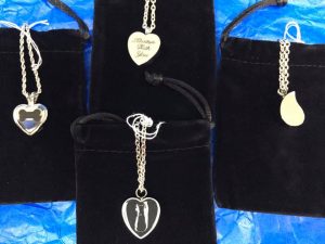 memorial pendants to hold ashes