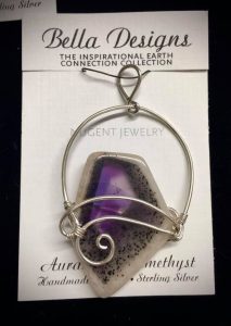 Bella designs jewelry